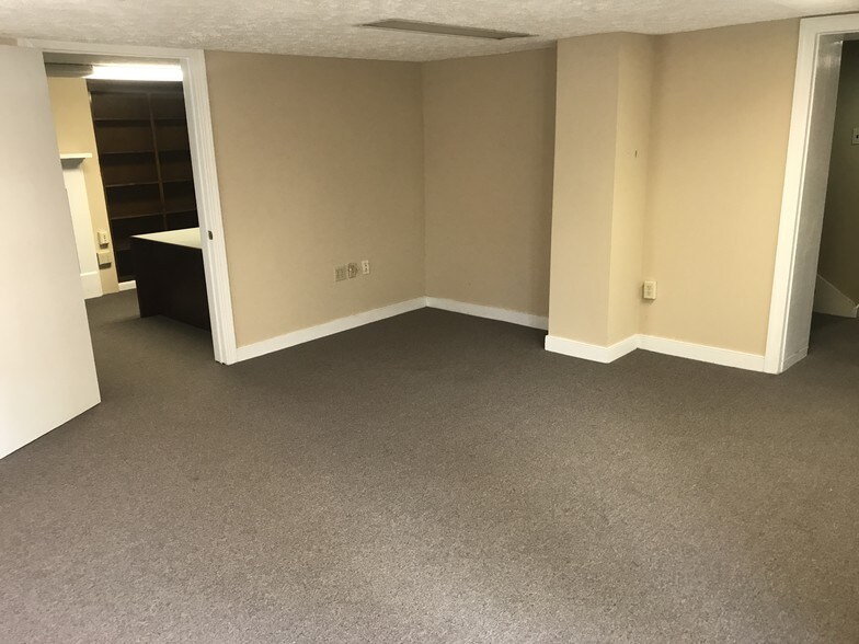 More Photos Of 9064 Courthouse Rd, Spotsylvania Office For Lease