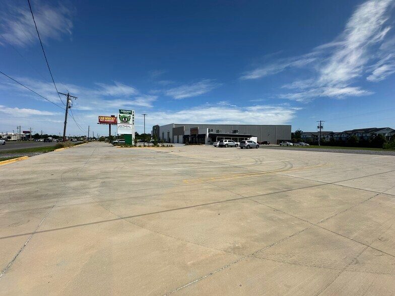 More Photos Of 14552 Airline Hwy, Gonzales General Retail For Lease