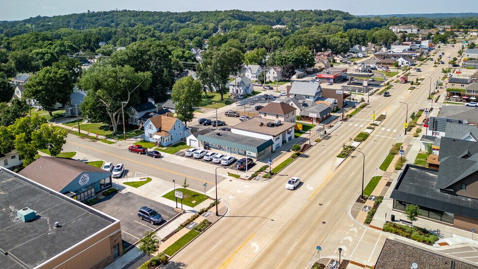More Photos Of 903 Broadway Ave N, Rochester Freestanding For Sale