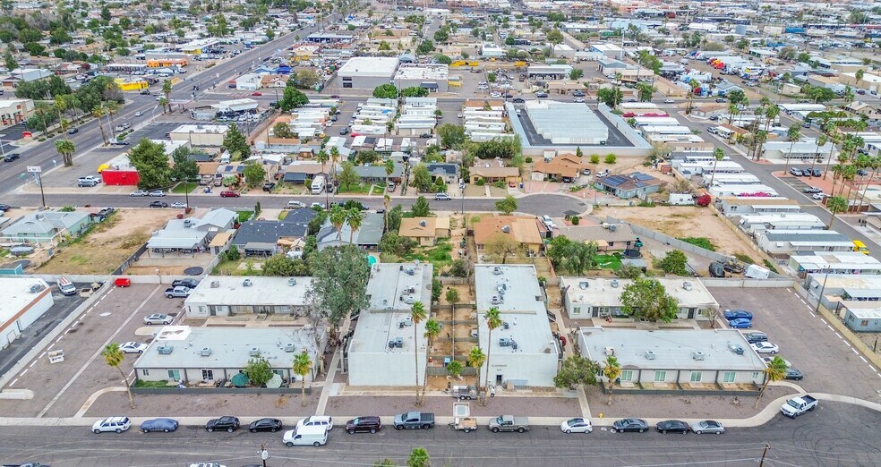 More Photos Of 5820 W Claremont St, Glendale Apartments For Sale