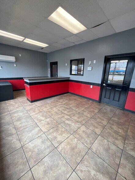 More Photos Of 230 E Blackstock Rd, Spartanburg Freestanding For Lease