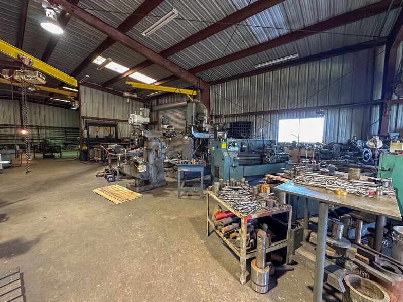 More Photos Of 4133 Loop 343, Rusk Manufacturing For Sale