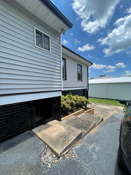 More Photos Of 217 Mocksville Ave, Salisbury Office Residential For Sale