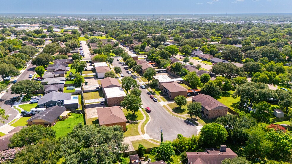 More Photos Of 101-112 Deerwood Dr, Victoria Apartments For Sale