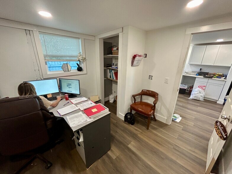 More Photos Of 1534 S 8th St, Fernandina Beach Light Manufacturing For Lease