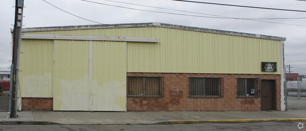 More Photos Of 9828 Pearmain St, Oakland Warehouse For Lease