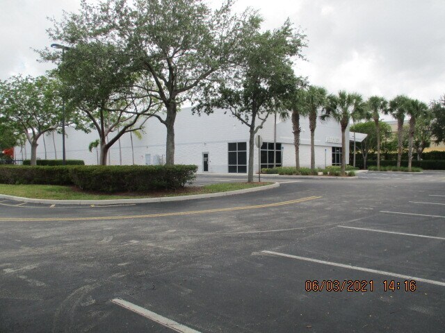More Photos Of 3710 W Commercial Blvd, Tamarac Light Distribution For Sale