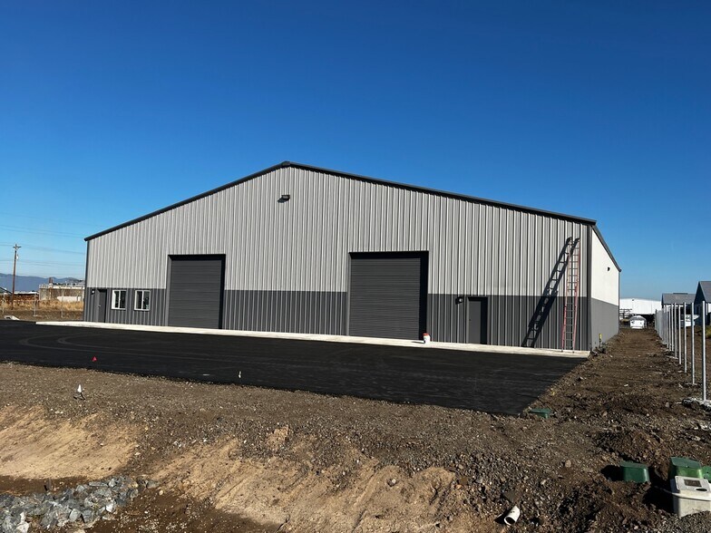 More Photos Of 1913 Bobcat Way, Medford Warehouse For Sale