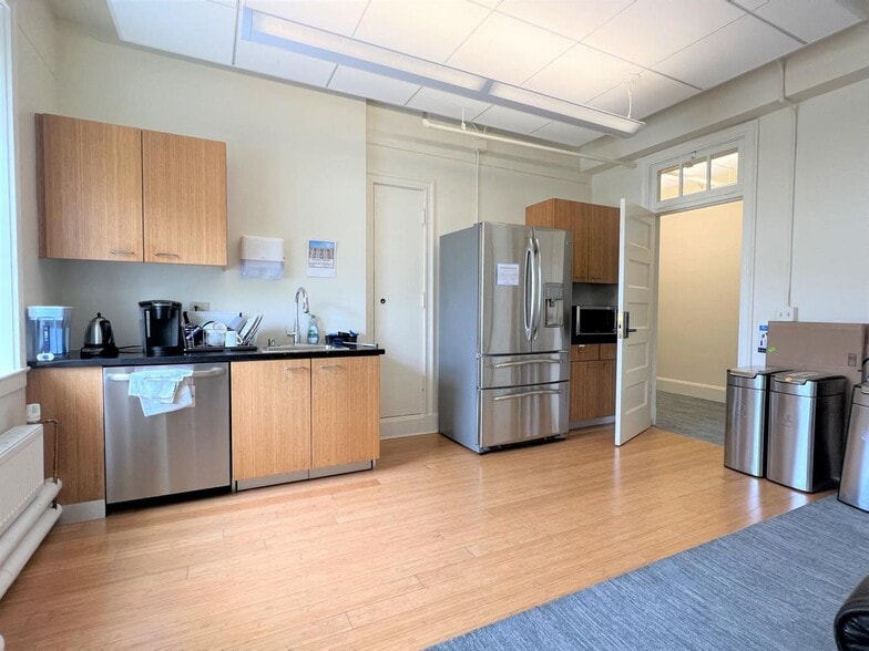 More Photos Of 1808 Wedemeyer St, San Francisco Office For Lease