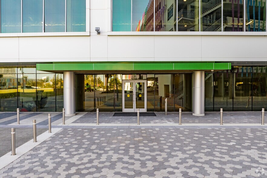 More Photos Of 6876 Marwick Ln, Orlando Office For Lease