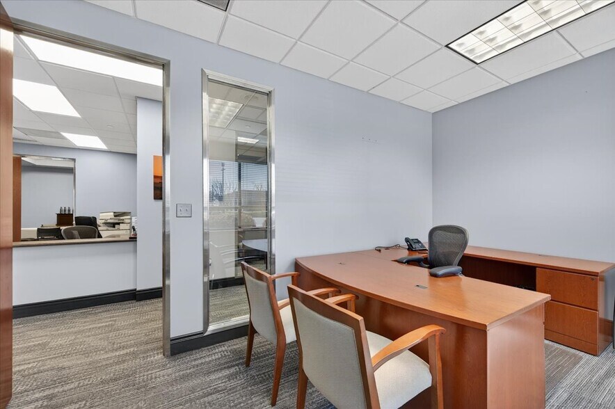 More Photos Of 7060 N Fresno St, Fresno Office For Lease