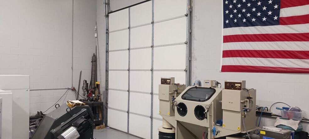 More Photos Of 301-315 Camars Dr, Warminster Light Manufacturing For Sale