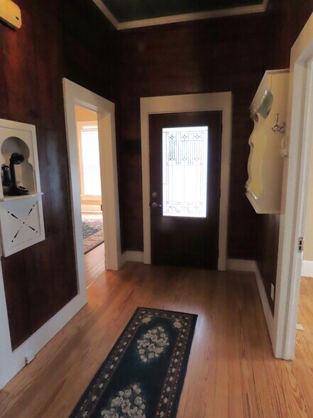 More Photos Of 1923 S Beckham Ave, Tyler Office Residential For Lease