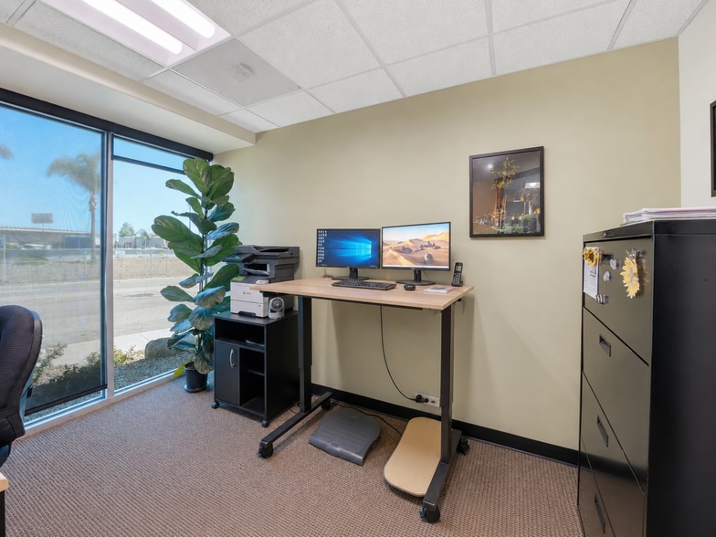 More Photos Of 1433 Arundell Ave, Ventura Manufacturing For Sale
