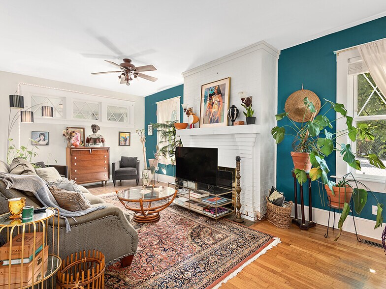 More Photos Of 141 Merrimon Ave, Asheville Office For Sale