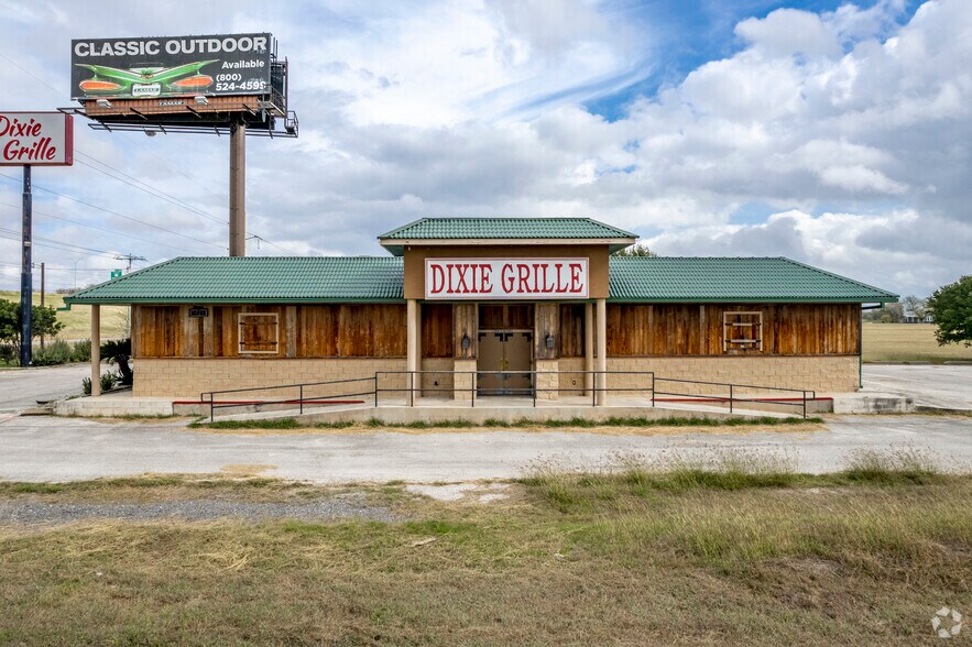 More Photos Of 1575 W Interstate 10, Seguin Restaurant For Lease