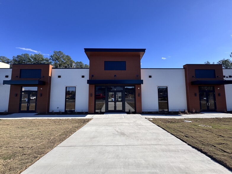 More Photos Of 110 N Gosling Way, Summerville Storefront Retail Office For Lease