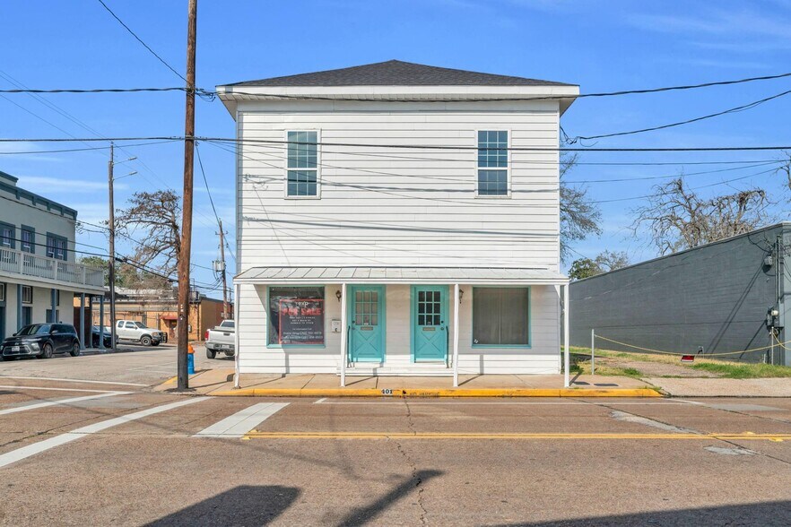 Primary Photo Of 401 E Main St, Humble Office For Sale