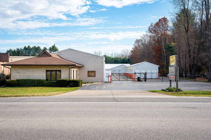 More Photos Of 5403 S Graham Rd, Saint Charles Self Storage For Lease