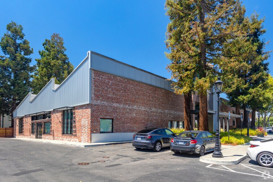 More Photos Of 300 Orchard City Dr, Campbell Loft Creative Space For Lease