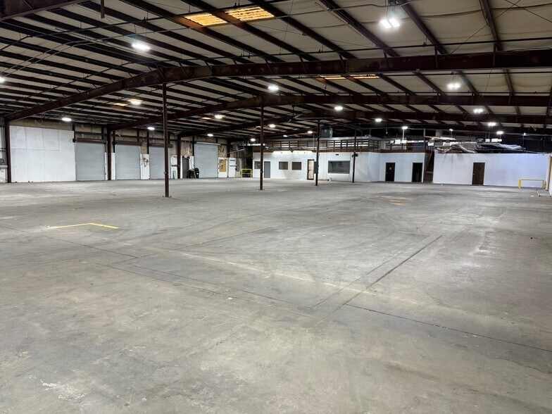 More Photos Of 9335 Industrial Trace, Alpharetta Warehouse For Lease