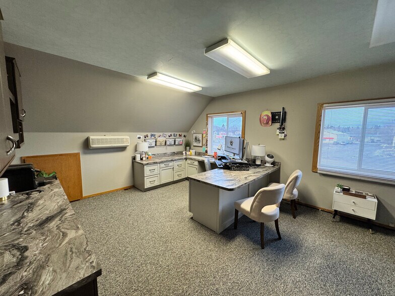 More Photos Of 160 Kelly Rd, Kalispell Flex For Lease