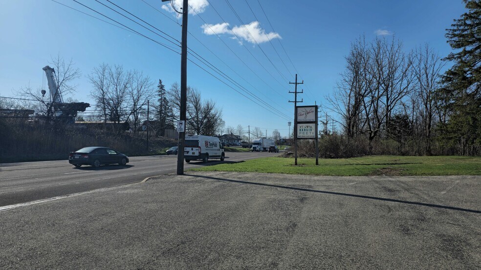 More Photos Of 850 N West End Blvd, Quakertown Freestanding For Sale