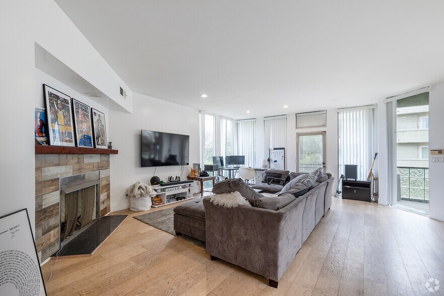 More Photos Of 22 28th Ave, Venice Apartments For Sale