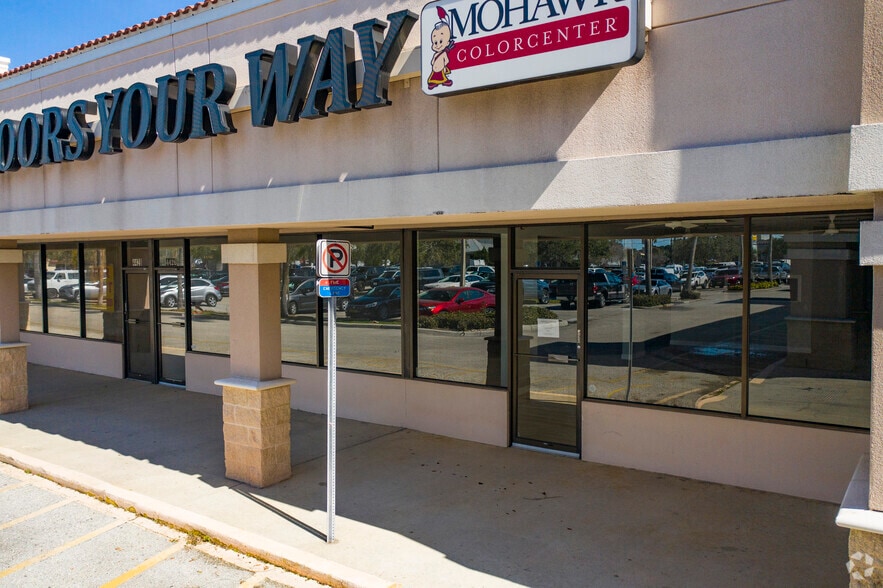 More Photos Of 4400 Bee Ridge Rd, Sarasota Unknown For Lease