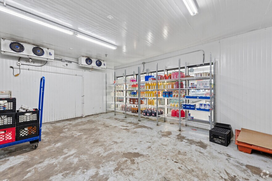 More Photos Of 3640 Delaware Ave, Tonawanda Supermarket For Sale