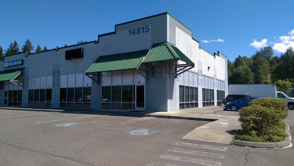 More Photos Of 14815 Chain Lake Rd, Monroe Showroom For Lease