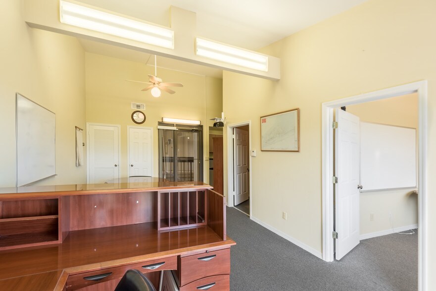 More Photos Of 2210 S Front St, Melbourne Office For Lease