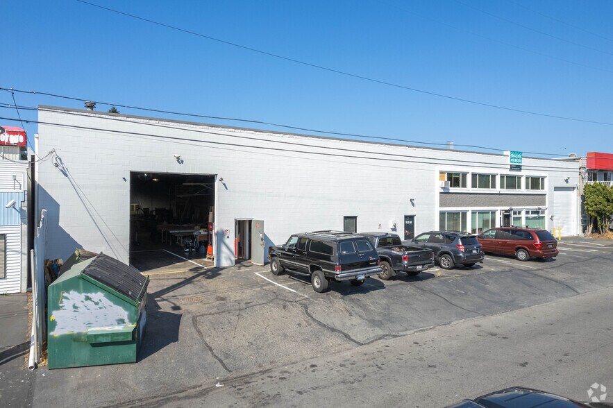 More Photos Of 938 N 127th St, Seattle Warehouse For Sale