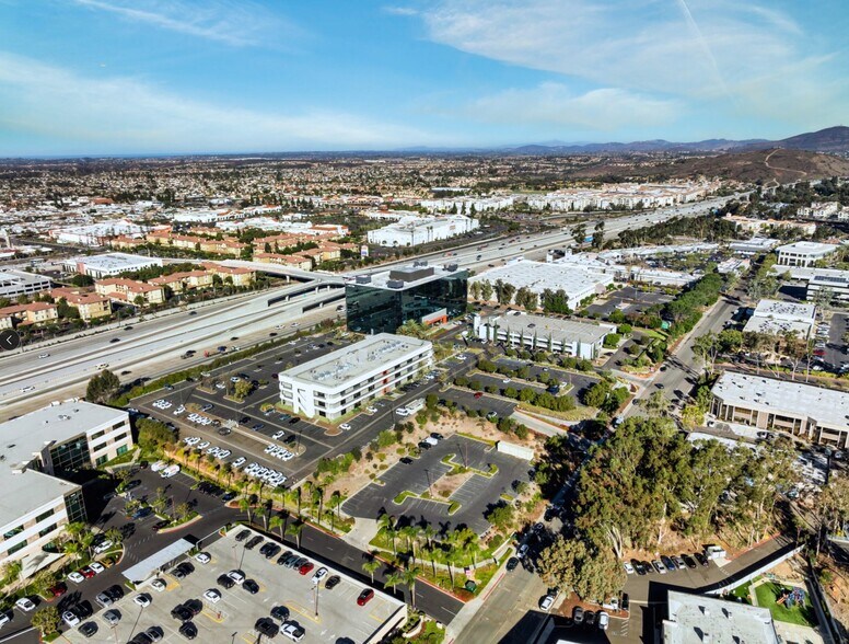 More Photos Of 10680 Treena St, San Diego Unknown For Lease