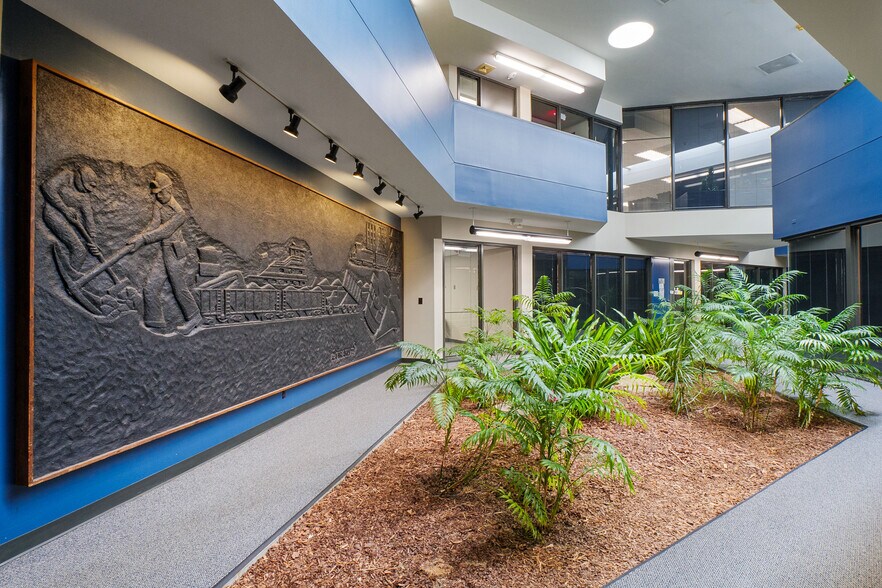 More Photos Of 141 Market Place Dr, Fairview Heights Office For Sale