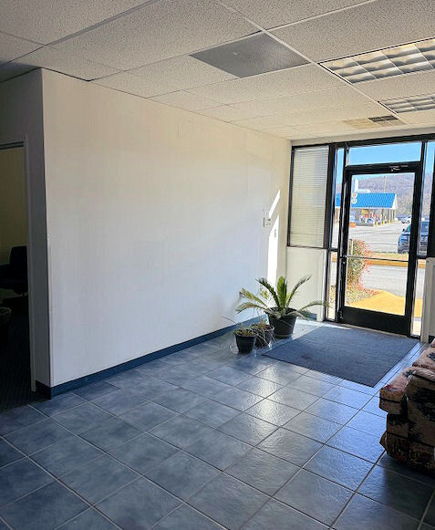 More Photos Of 1059 E Tri County Blvd, Oliver Springs Office Residential For Sale