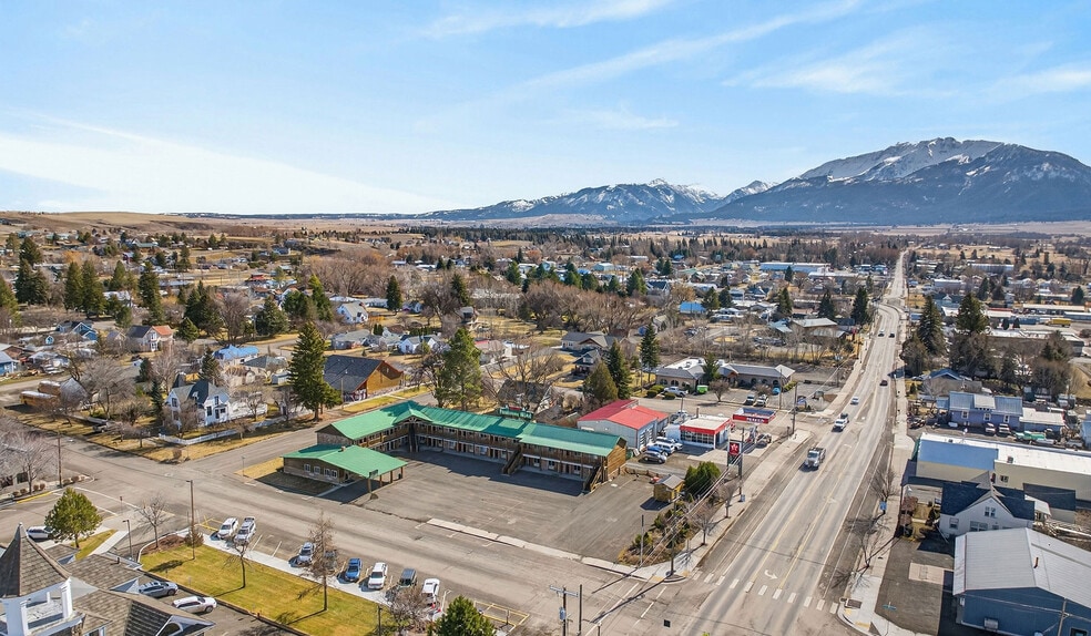 More Photos Of 102 E Greenwood St, Enterprise Hotel For Sale