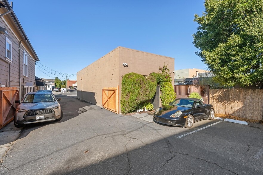 More Photos Of 1422 Everett St, Alameda Freestanding For Sale