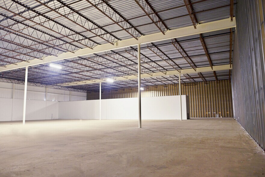 More Photos Of 700 S French Ave, Sanford Warehouse For Lease