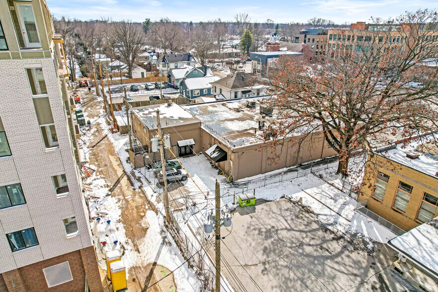 More Photos Of 6235 N Carrollton Ave, Indianapolis Storefront Retail Office For Lease