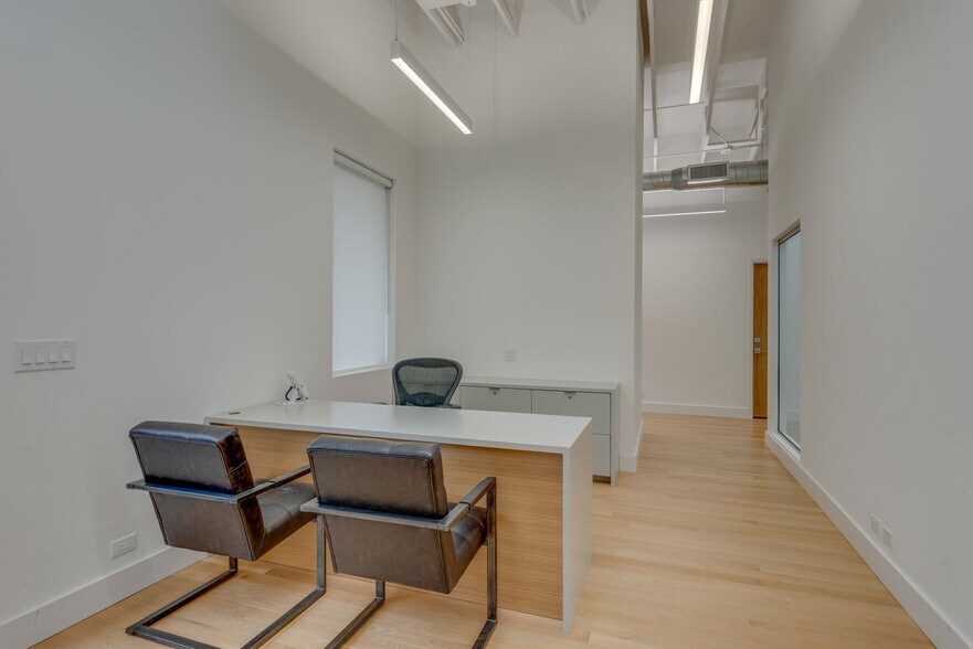 More Photos Of 407 Humphreys St, Nashville Office For Lease