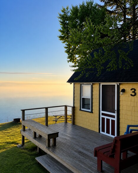 More Photos Of 24 Harris Point Rd, Eastport Hotel For Sale