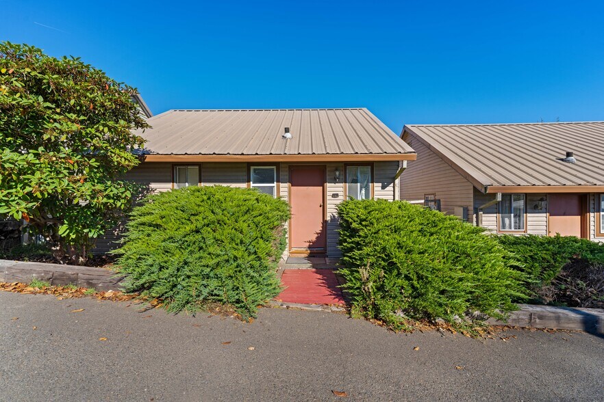 More Photos Of 4484 Fish Mill, Westlake Hotel For Sale