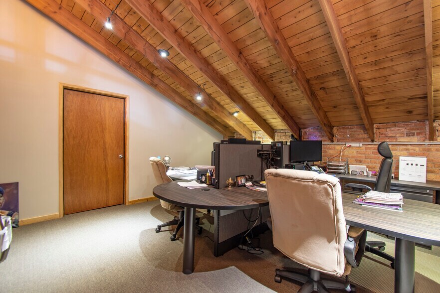 More Photos Of 1703 Darrow St, Evanston Office Residential For Sale
