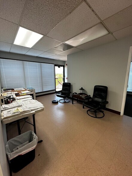 More Photos Of 8807 Sudley Rd, Manassas Office For Lease