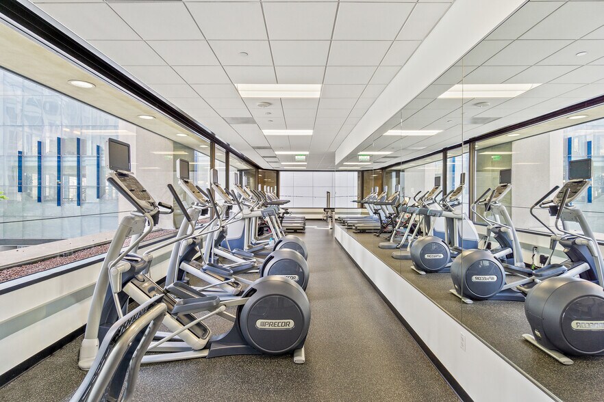 More Photos Of 1600 7th Ave, Seattle Office For Lease