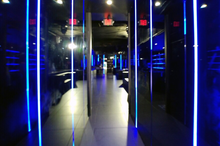 More Photos Of 5002 Washington Ave, Houston Bar For Lease