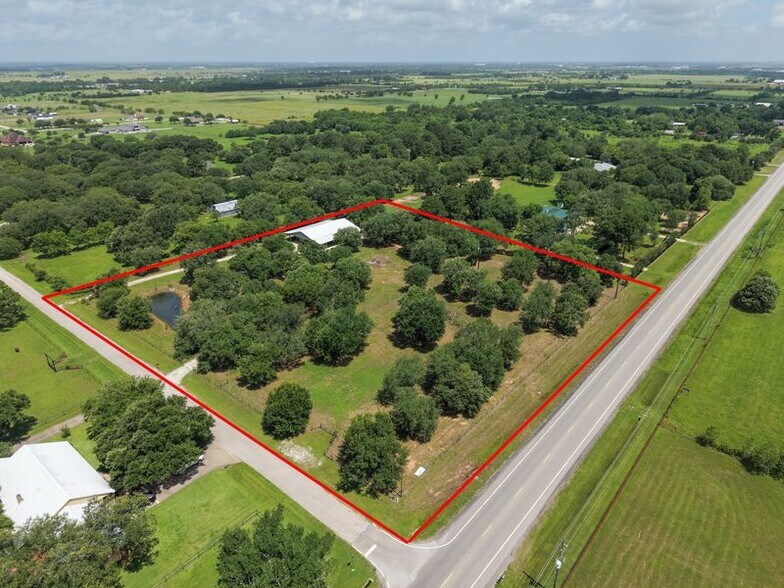 More Photos Of 32956 Londonderry Dr, Waller Warehouse For Sale