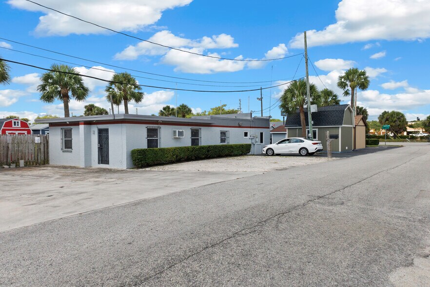 More Photos Of 2402 S US Highway 1, Fort Pierce Freestanding For Sale