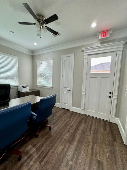 More Photos Of 19535 Champion Forest Dr, Spring Office For Sale